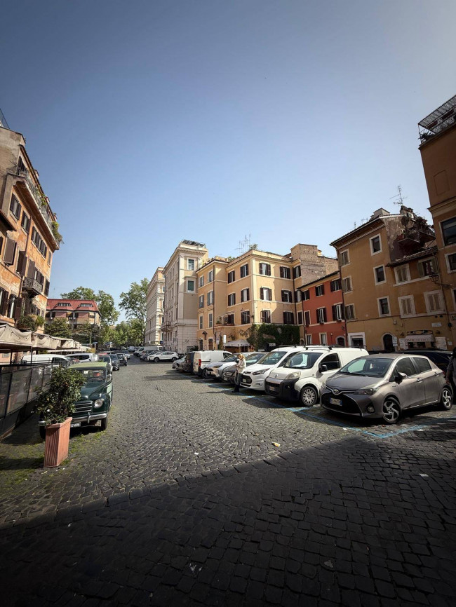 Attività commerciale in vendita a Roma