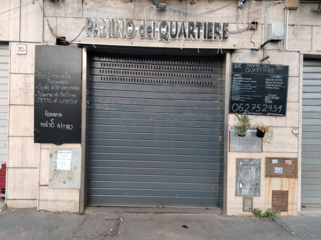 Attività commerciale in affitto a Roma