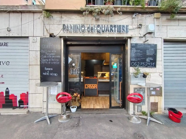 Attività commerciale in affitto a Roma