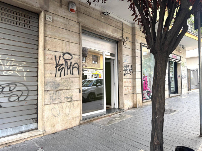Locale commerciale in affitto a Roma