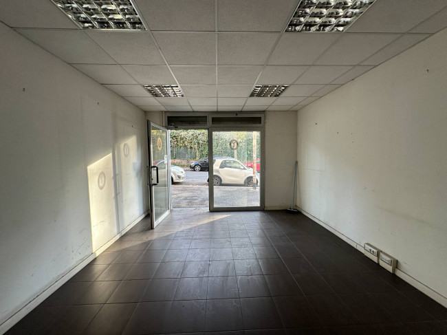 Locale commerciale in affitto a Roma
