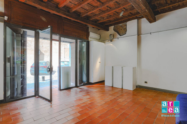 Locale commerciale in vendita a Roma