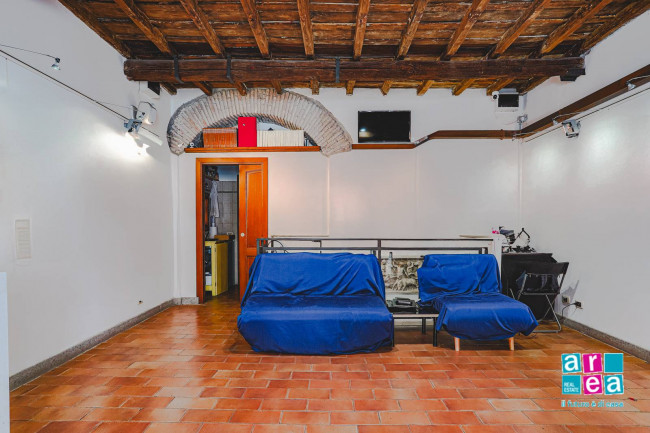 Locale commerciale in vendita a Roma