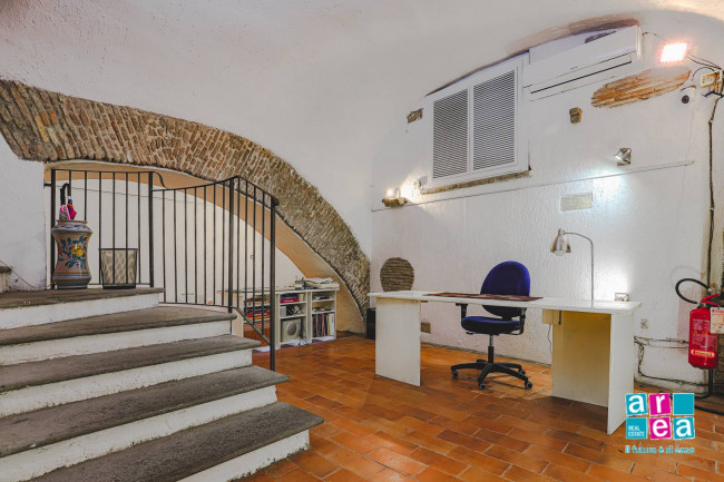 Locale commerciale in vendita a Roma