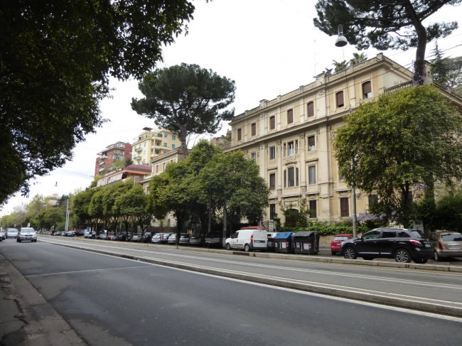 Attività commerciale in vendita a Roma