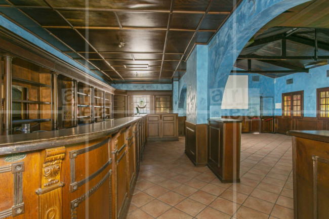 Locale commerciale in affitto a Roma