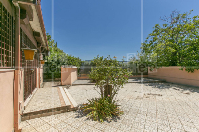 Locale commerciale in affitto a Roma