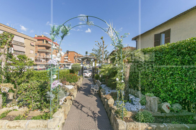 Locale commerciale in vendita a Roma