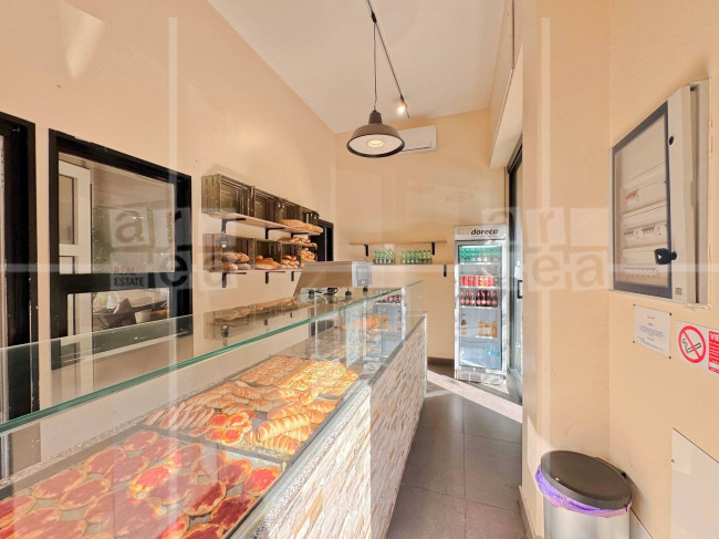 Attività commerciale in vendita a Roma