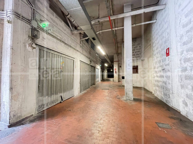 Box o garage in vendita a Roma