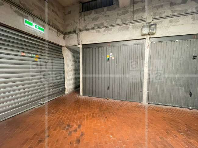 Box o garage in vendita a Roma