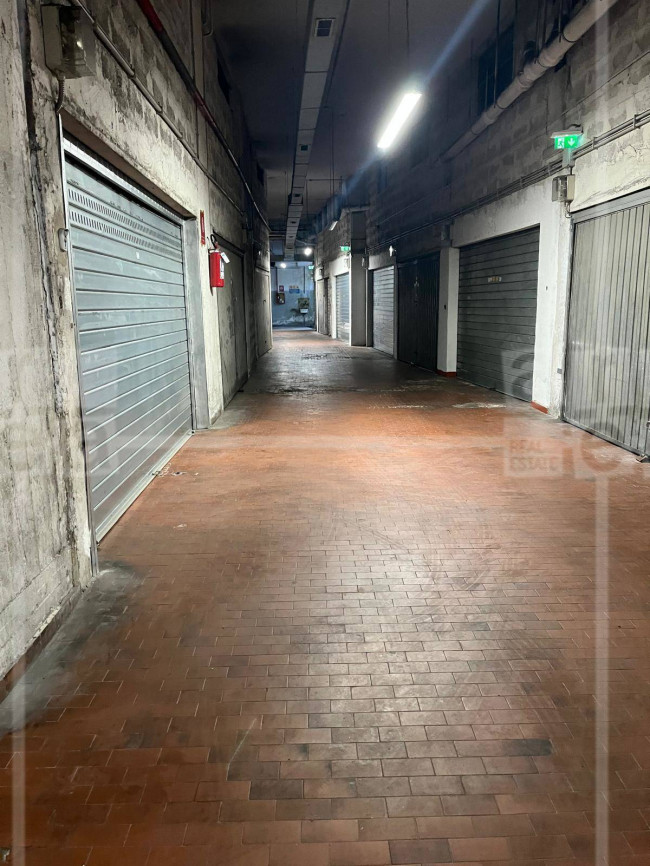 Box o garage in vendita a Roma