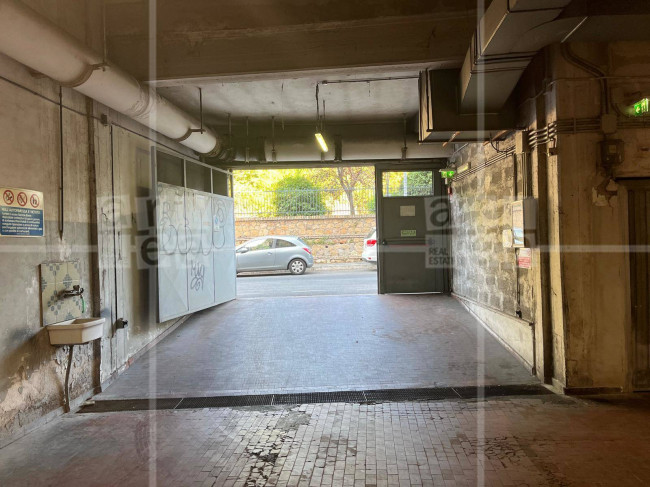 Box o garage in vendita a Roma