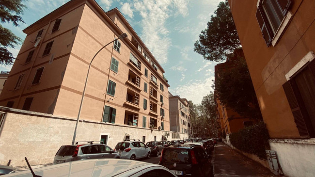 Locale commerciale in vendita a Roma