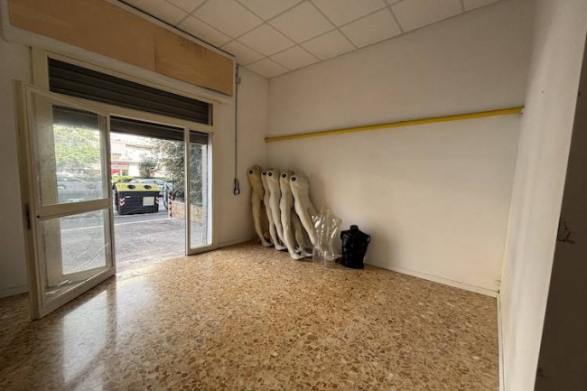 Locale commerciale in vendita a Roma