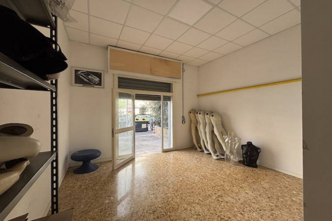 Locale commerciale in vendita a Roma