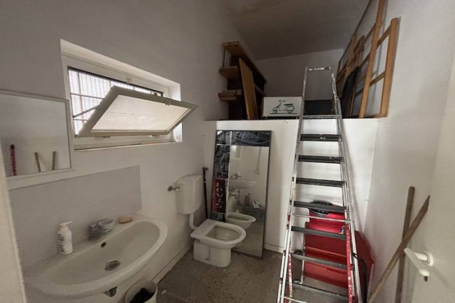 Locale commerciale in vendita a Roma