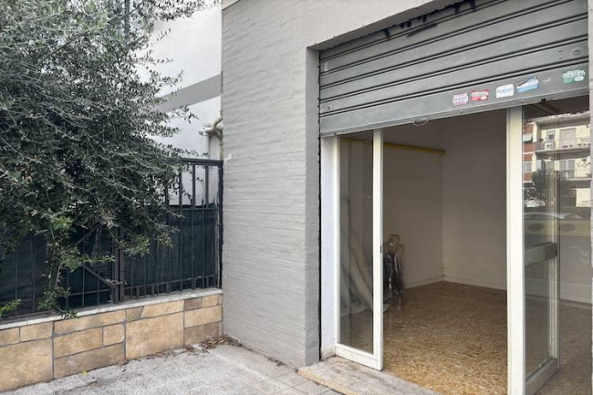 Box o garage in vendita a Roma