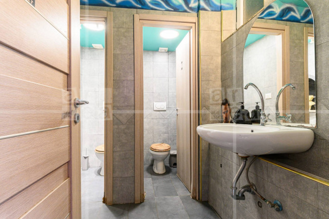 Locale commerciale in vendita a Roma