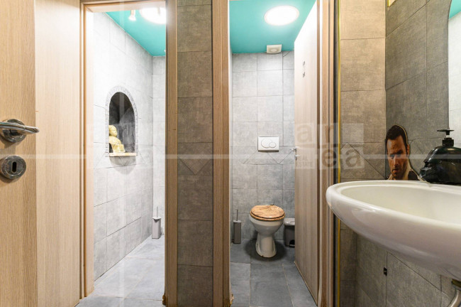 Locale commerciale in vendita a Roma