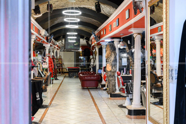 Locale commerciale in vendita a Roma