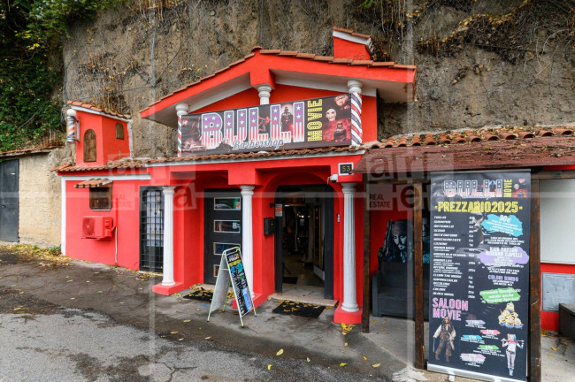 Locale commerciale in vendita a Roma