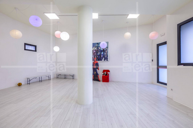 Locale commerciale in vendita a Roma