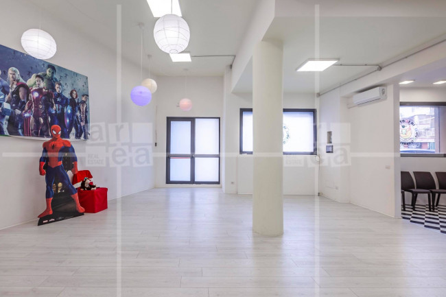 Locale commerciale in vendita a Roma