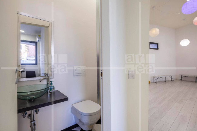 Locale commerciale in vendita a Roma