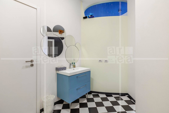 Locale commerciale in vendita a Roma