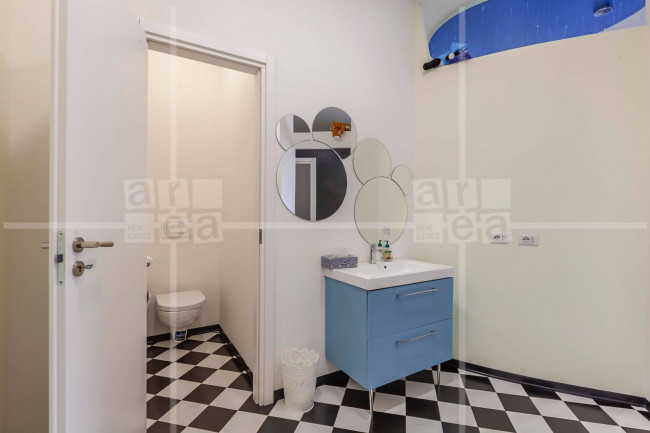 Locale commerciale in vendita a Roma