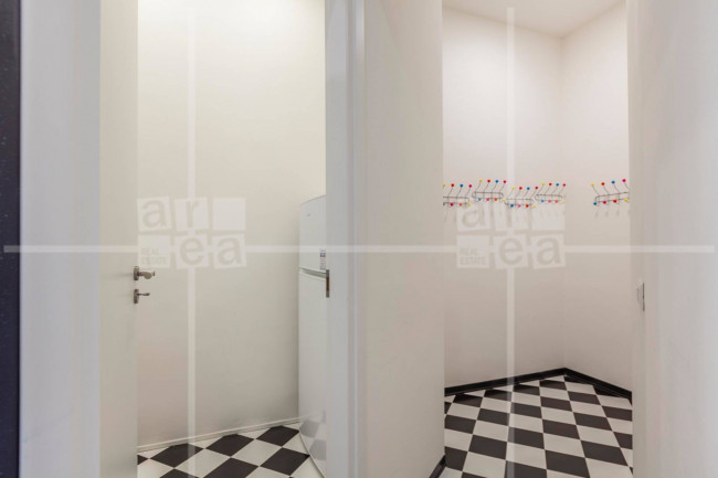 Locale commerciale in vendita a Roma