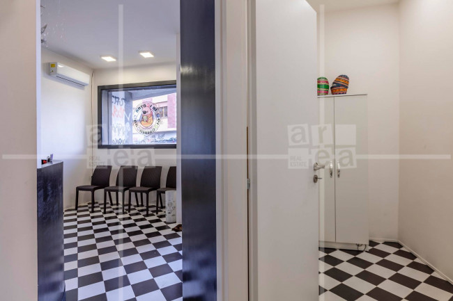 Locale commerciale in vendita a Roma