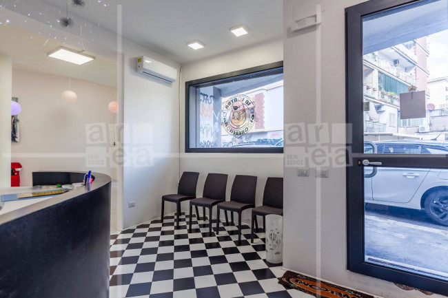 Locale commerciale in vendita a Roma