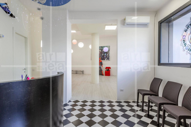 Locale commerciale in vendita a Roma