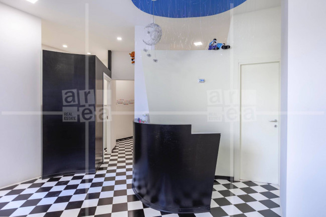 Locale commerciale in vendita a Roma