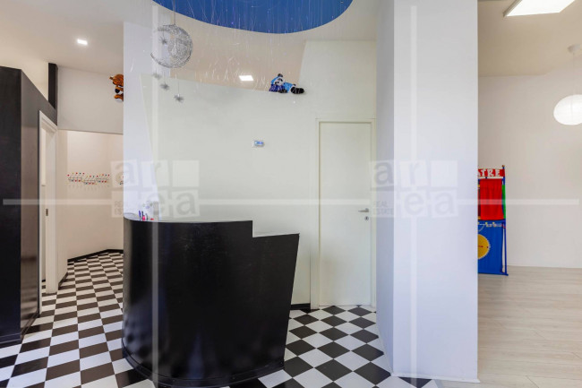 Locale commerciale in vendita a Roma