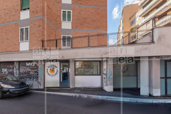 Locale commerciale in vendita a Roma