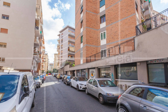 Locale commerciale in vendita a Roma