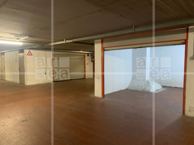Box o garage in vendita a Roma