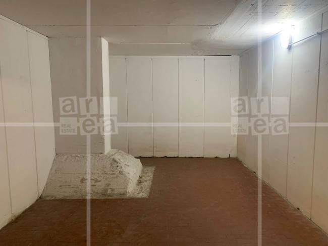 Box o garage in vendita a Roma