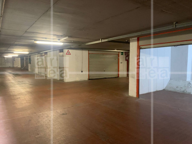 Box o garage in vendita a Roma