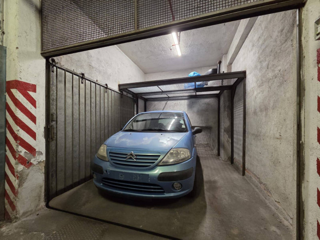 Box o garage in vendita a Roma