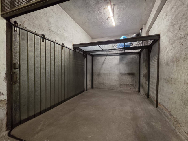 Box o garage in vendita a Roma