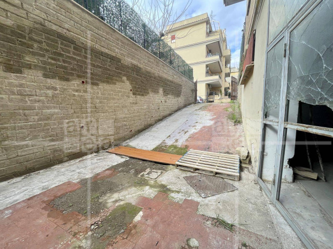 Box o garage in vendita a Roma