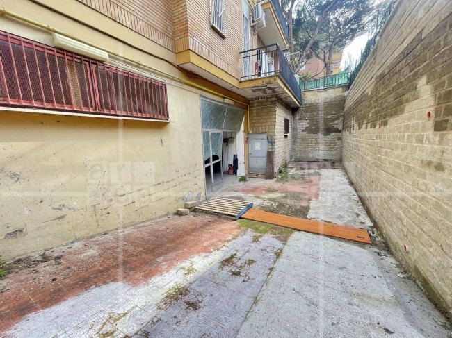 Box o garage in vendita a Roma