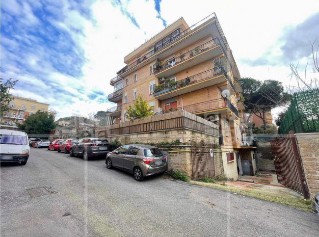 Box o garage in vendita a Roma