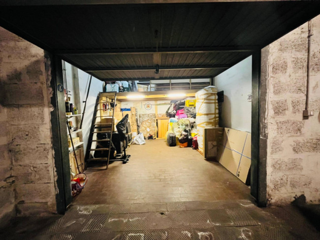 Box o garage in vendita a Roma