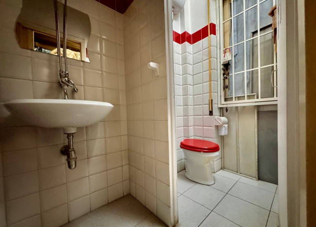 Locale commerciale in vendita a Roma