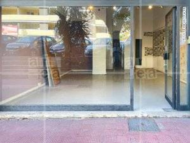 Locale commerciale in affitto a Roma